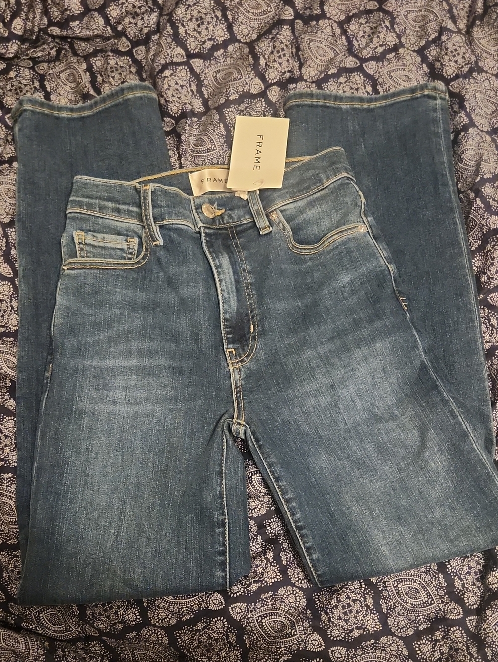 Frame Le Sleek Straight High Rise Straight Leg 24